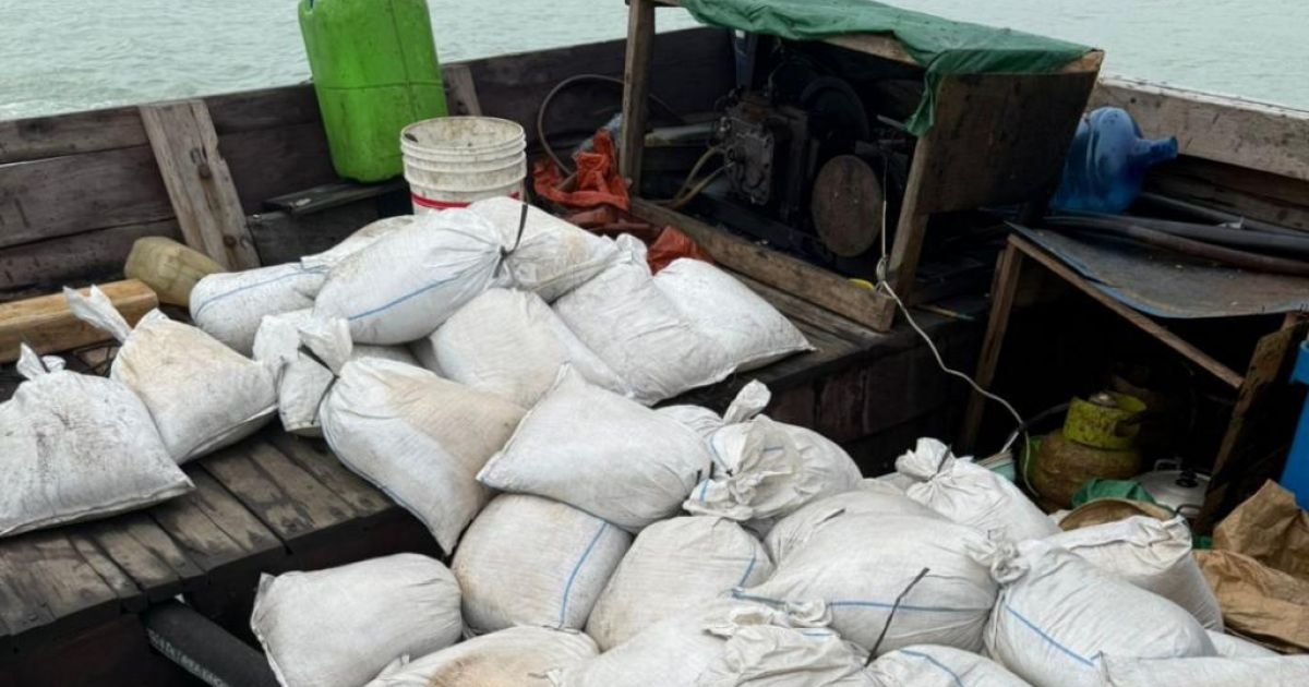 TNI AL Gagalkan Penyelundupan 25 Ton Timah Tujuan Malaysia di Selat Bangka Tujuan