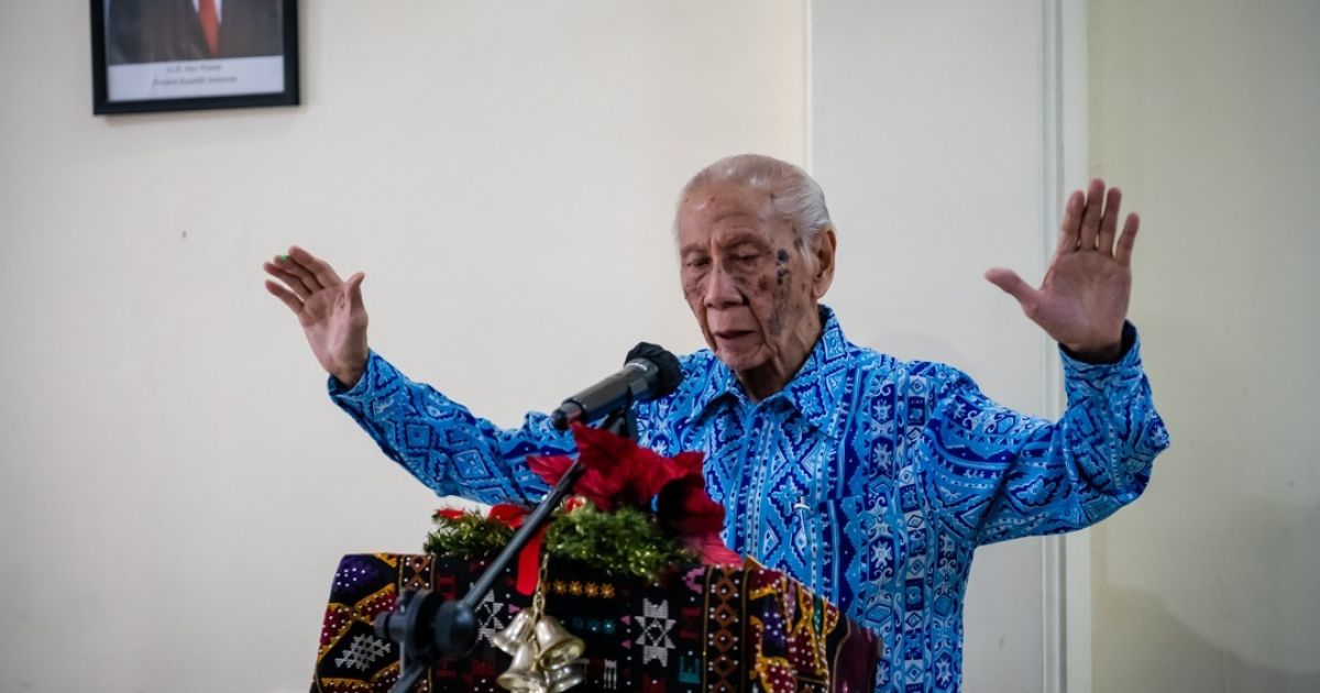 Penerjemah Alkitab Bahasa Indonesia Pendeta Wuwungan Meninggal di Usia 91
