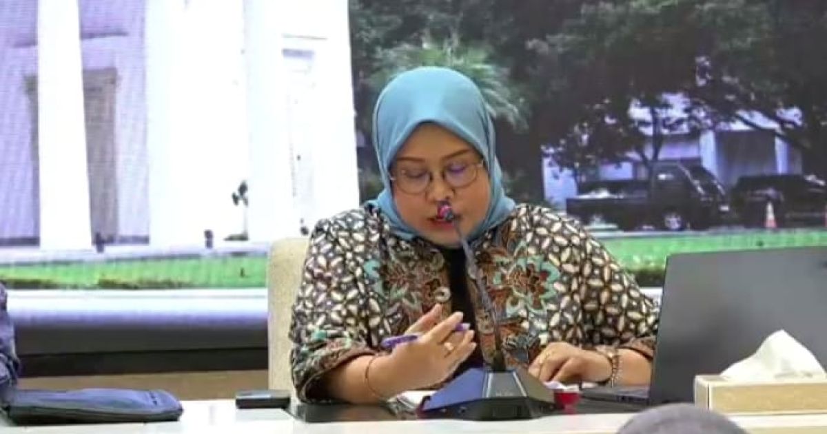 Plt Direktur PWNI Kemlu Heni Hamidah saat memberikan keterangan tentang rencana evakuasi WNI dari Iran (Foto/Lia)