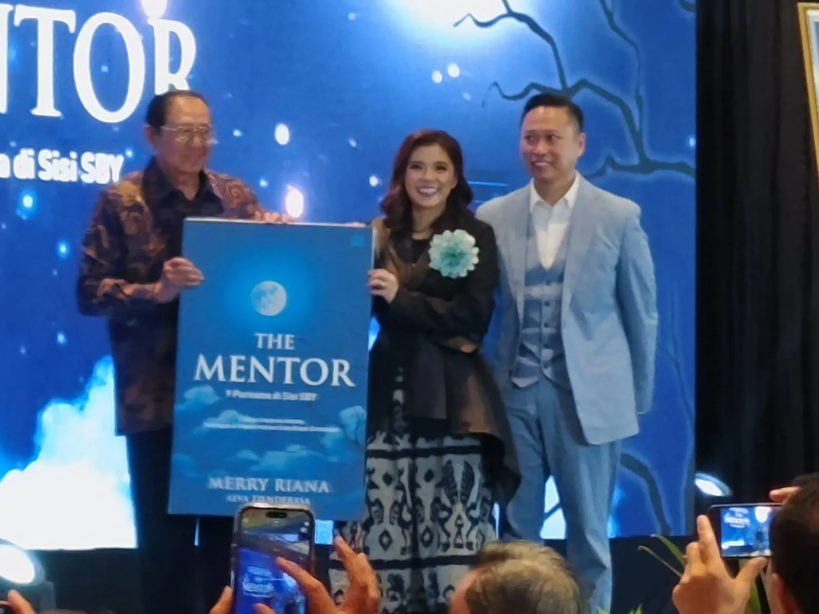 Motivator Merry Riana Dan Suami  Rilis Buku Baru 'The Mentor - 9 Purnama di Sisi SBY'