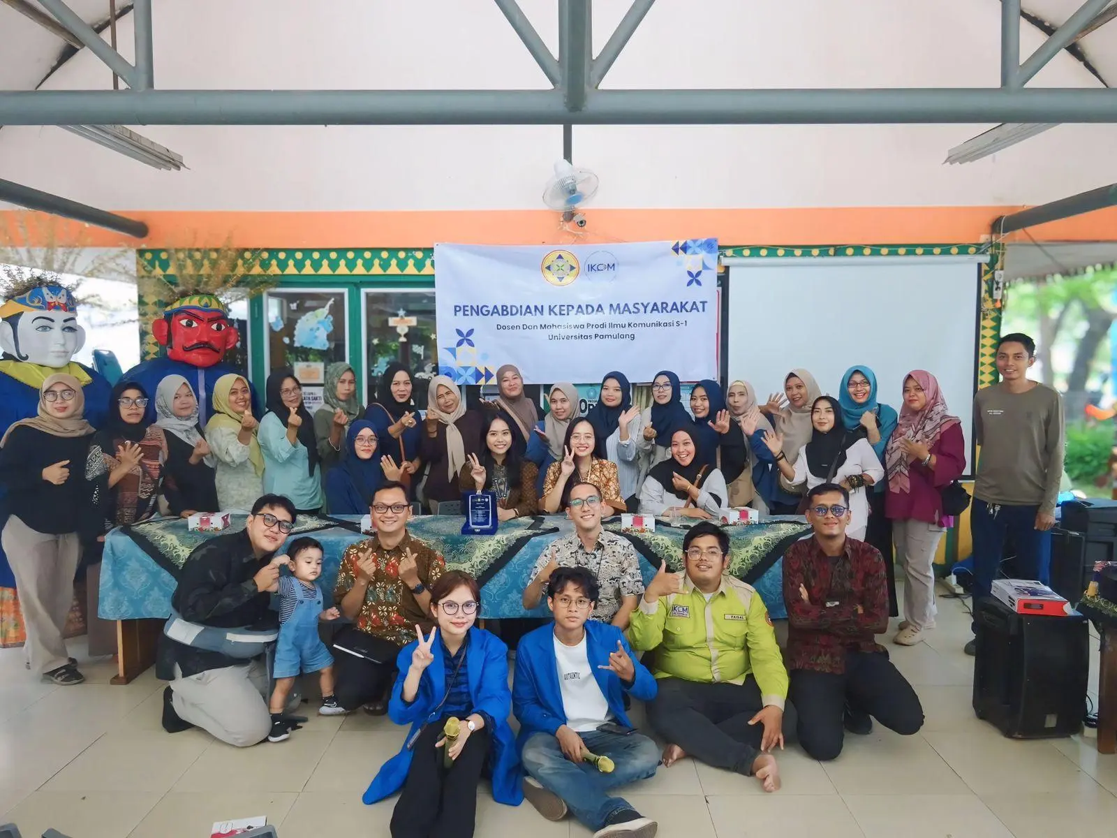 Dosen Dan Mahasiswa FIKOM UNPAM  Lakukan Penguatan Media Digital Bagi Anggota PKK di Ulujami