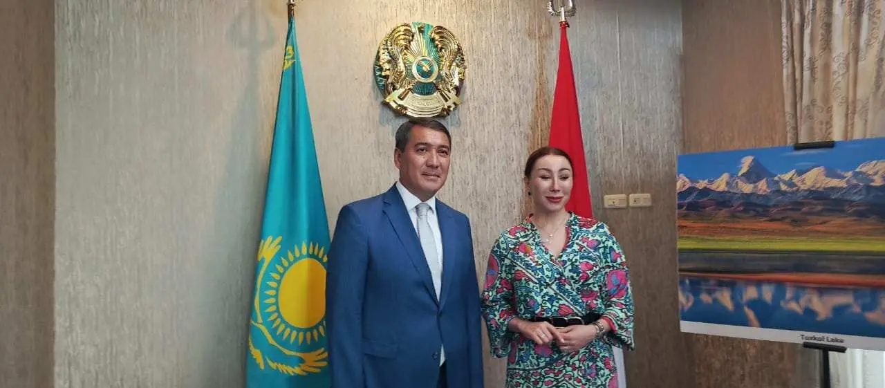 Kedubes Kazakhstan Gelar Fashion Show Preview Jelang IFW 2025 Hadirkan Aida Kaumenova